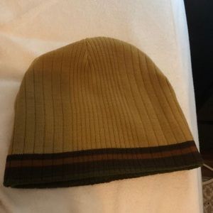 Reversible winter hat